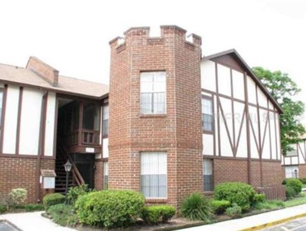 CAMELOT BY LAKE CONDO