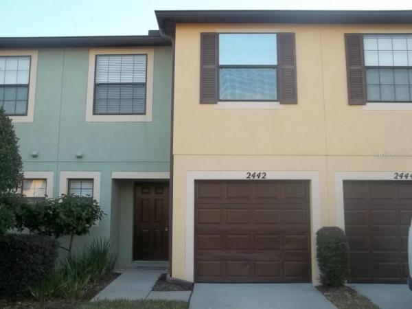 EDGEWATER AT LAKE BRANDON