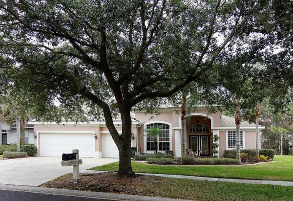 RIVER HILLS COUNTRY CLUB