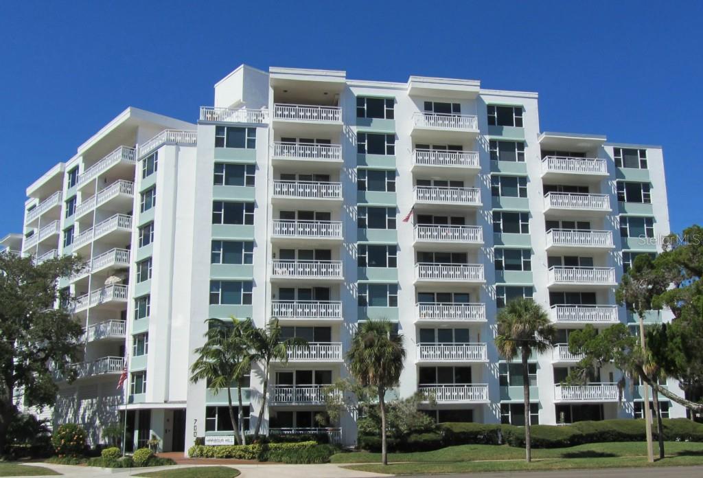 HARBOUR HILL CONDO - фото