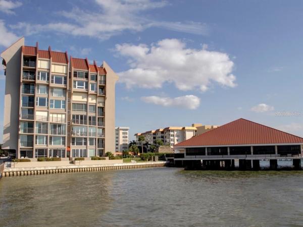 EDGEWATER ARMS CONDO