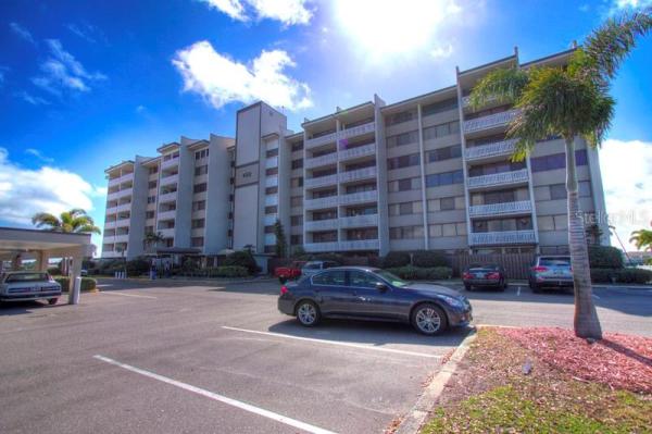 TREASURE ISLAND TENNIS & YACHT CLUB