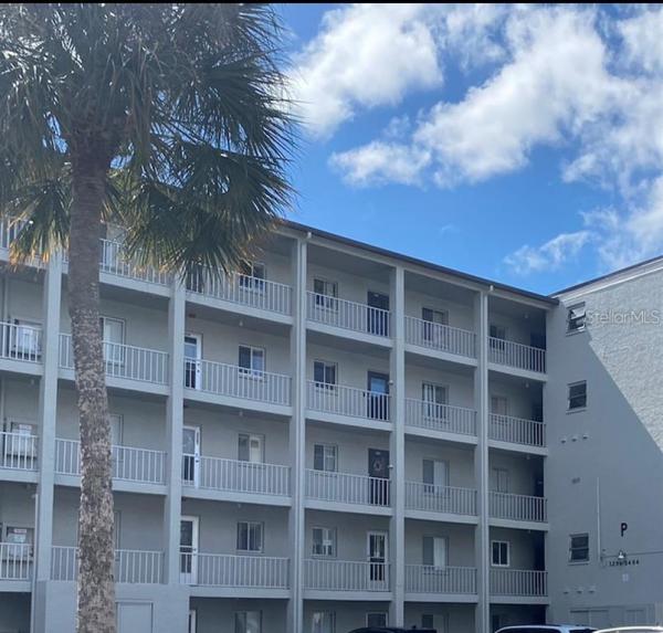 BAYSHORE ON THE LAKE CONDOMINIU