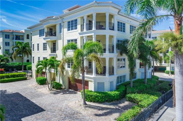 BEACH VILLAS AT THE OASIS