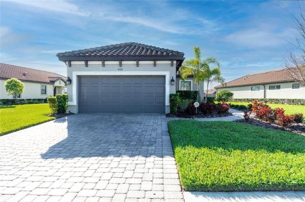 ARTISAN LAKES ESPLANADE PH II