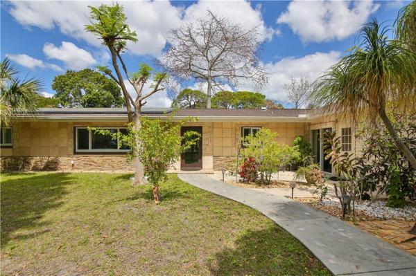 BALLENTINE MANOR ESTATES