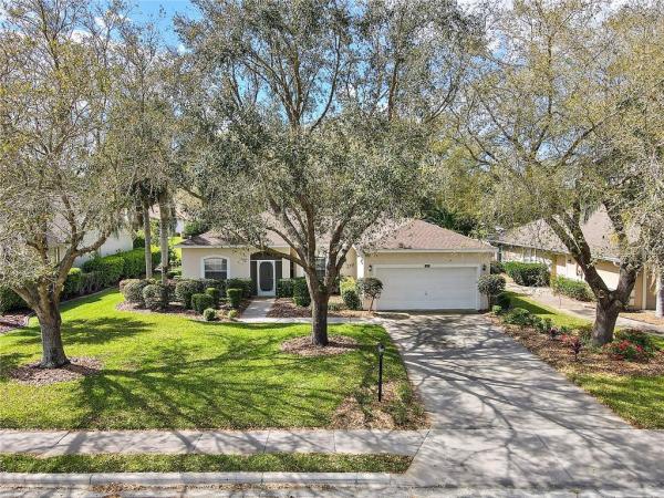 THE GROVES AT HARBOR HILLS