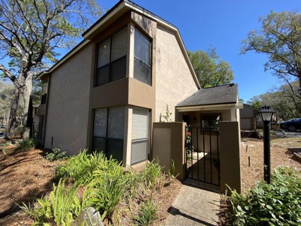 VILLAGE TWNHMS A CONDO