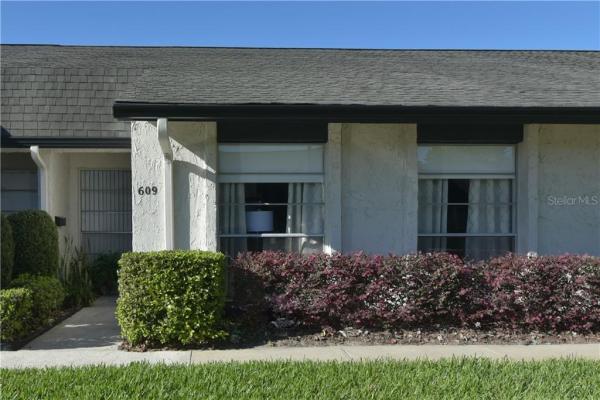 PARK LAKE VILLAS CONDO