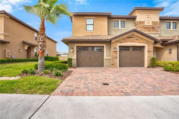 CHAMPIONS CLUB CONDO PH 32