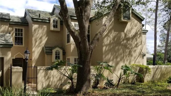 BARCLAY PLACE A CONDO