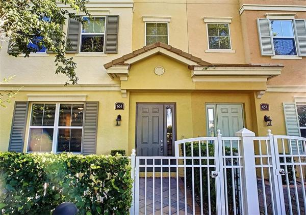 GRANDE OAKS AT HEATHROW