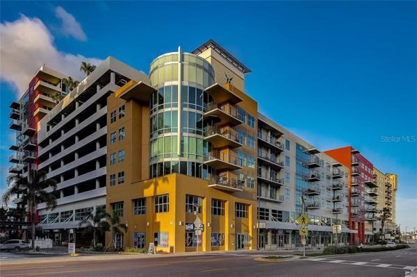 GRAND CENTRAL AT KENNEDY RESID