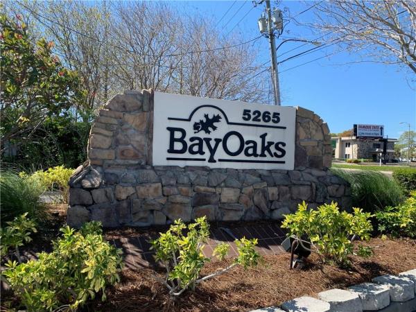 BAY OAKS CONDO