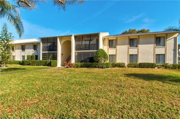 PINE RIDGE AT LAKE TARPON VILLAGE