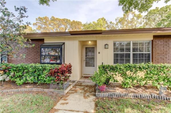 HIGHLAND LAKES VILLAS ON THE GREEN