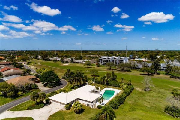 SEMINOLE LAKE GOLF & COUNTRY CLUB ESTATES LAKESIDE