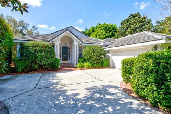 BISHOPS COURT AT OAKS PRESERVE