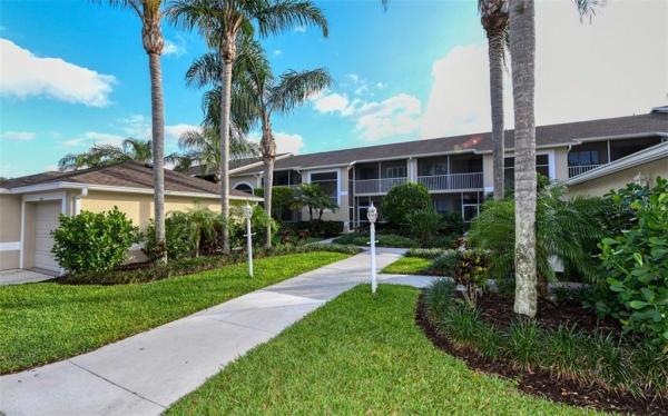 HERITAGE OAKS GOLF & COUNTRY CLUB