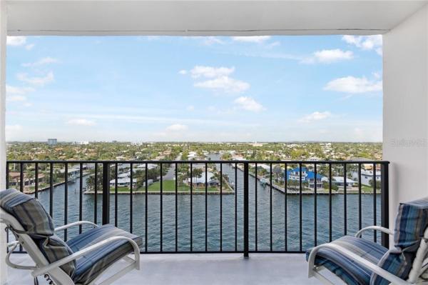SILVER THATCH INTRACOASTAL CONDOMINIUM APARTMENTS