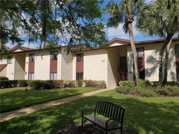 TWIN LAKES VILLAGE EAST CONDO