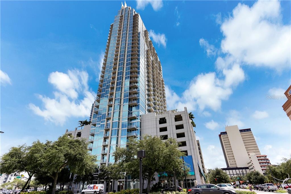 SKYPOINT A CONDO - фото