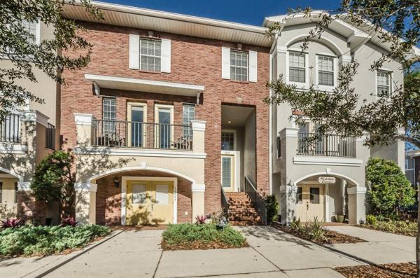 HAMPTON LAKES AT MAIN STREET