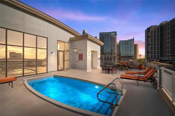 RESIDENCES OF FRANKLIN STREET