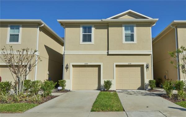 BROADWAY CENTRE TWNHMS