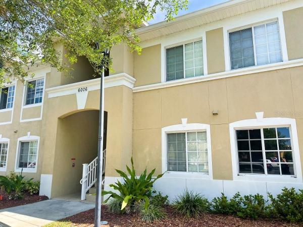 VILLAGES OF BLOOMINGDALE CONDO