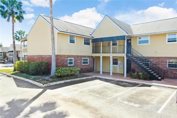 VENETIA COUNTRY CLUB CONDO