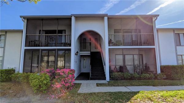 PINE RIDGE AT LAKE TARPON VILLAGE