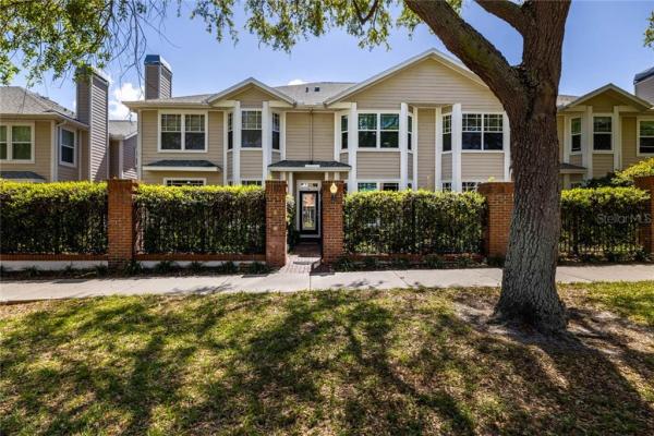 HUNTINGTON TWNHMS THE