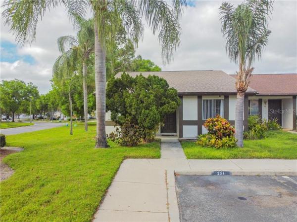 VILLAS OF BEACON GROVES