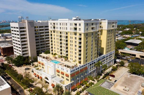 STATION SQUARE CONDO