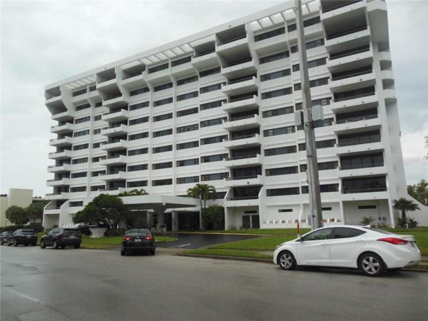 HARBOR OAKS PLACE CONDO