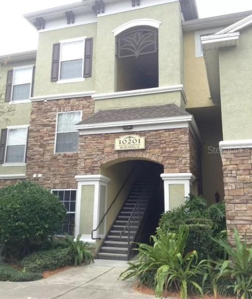 COURTNEY PALMS CONDO