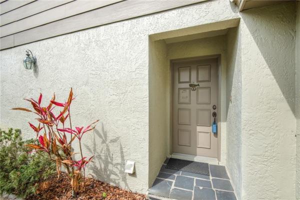 CHATEAUX WOODS CONDO