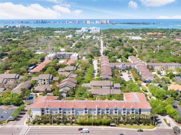 RESIDENCE AT RENAISSANCE