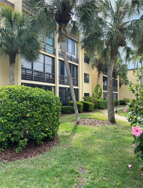 LAKEVIEW OF LARGO SOUTH CONDO