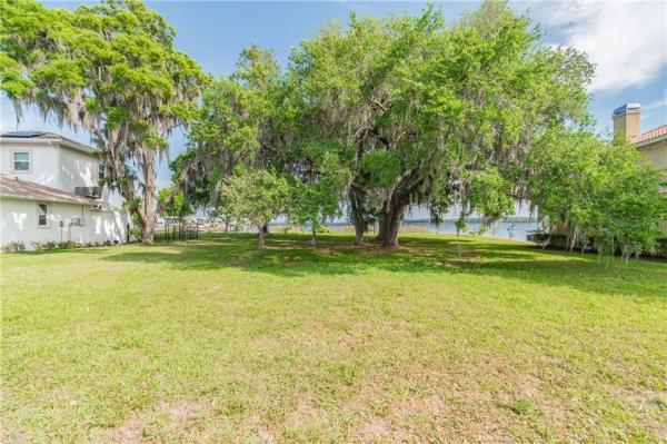 ESTATES OF LAKE TARPON