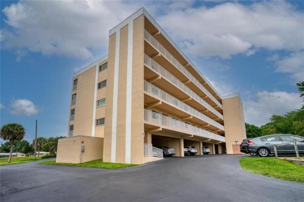 HARBOR GREENS AT YACHT CLUB ESTATES