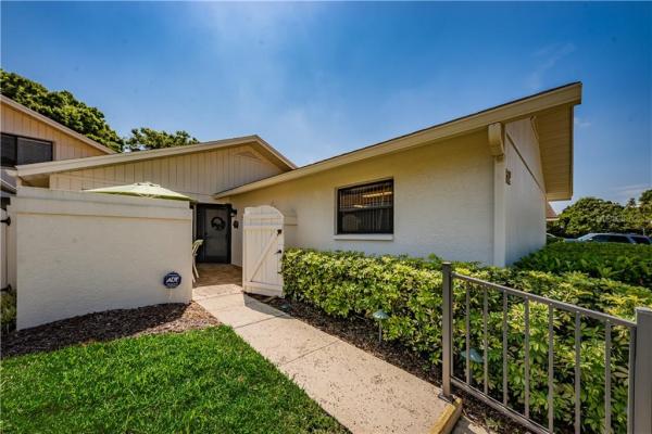 TOWNHOMES OF WESTLAKE