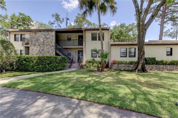 OAKS OF TARPON WOODS CONDO