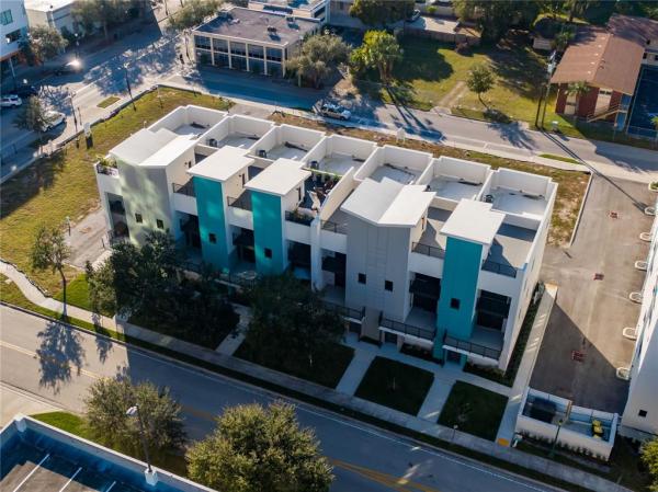 SCHOOL AVENUE TOWNHOMES