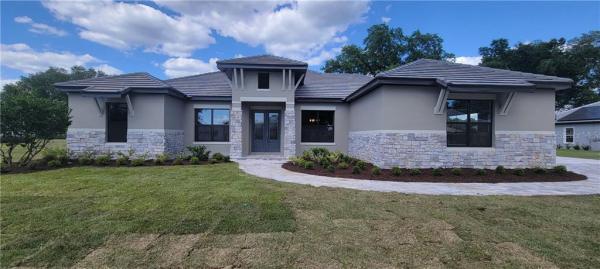 HEATHROW COUNTRY ESTATE