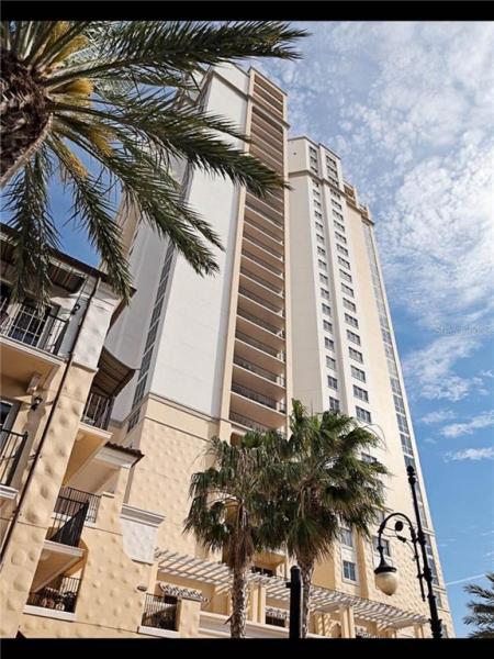 PARKSHORE PLAZA CONDO