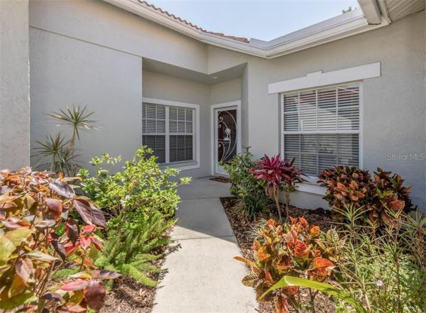 PELICAN POINTE GOLF & COUNTRY CLUB