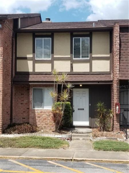 HUNTINGTON ON GREEN CONDO