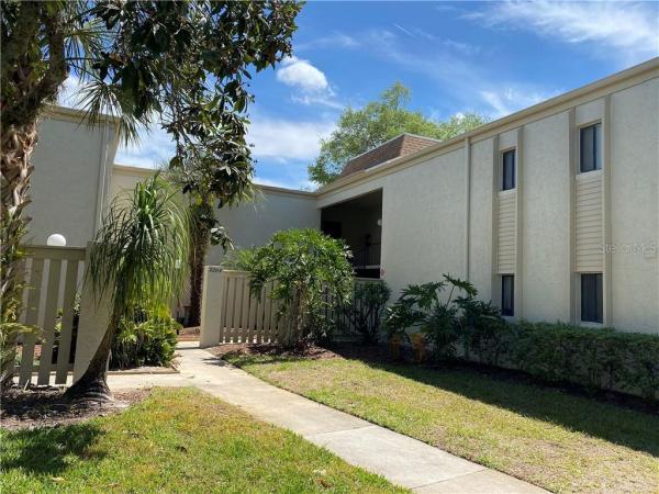 WIMBLEDON PARK CONDO 01